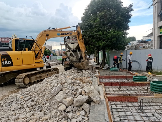 貴州平塘：以民為本抓治理 城市功能提質效_fororder_管道治理施工現場