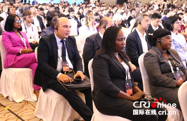2025中國國際大數據産業博覽會在貴陽開幕_fororder_IMG_6190_副本