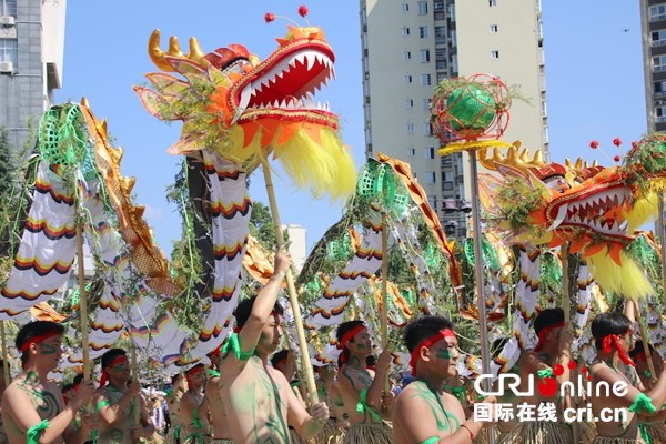 第十屆貴州·平塘民間水龍文化旅遊節開幕 邀您共赴夏日狂歡_fororder_龍頭特寫1