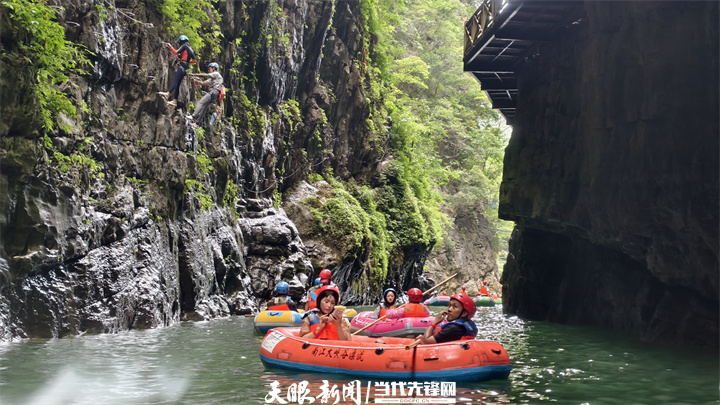 攀岩溯流，山水入畫！南江大峽谷解鎖“水陸空”體驗新方式
