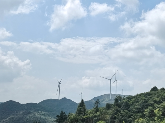 綠色金融賦能黔山貴水 郵儲銀行貴州省分行助力新能源産業繪就生態畫卷_fororder_IMG_20250814_113440