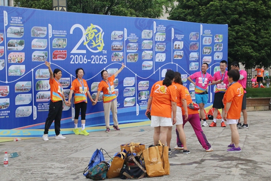 2025貴州·鎮寧黃果樹半程馬拉松鳴槍 在山水畫卷中浪漫奔跑_fororder_IMG_5031.JPG