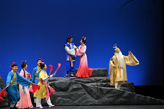 貴州花燈戲《七妹與蛇郎》亮相國家大劇院_fororder_微信圖片_20250514170335