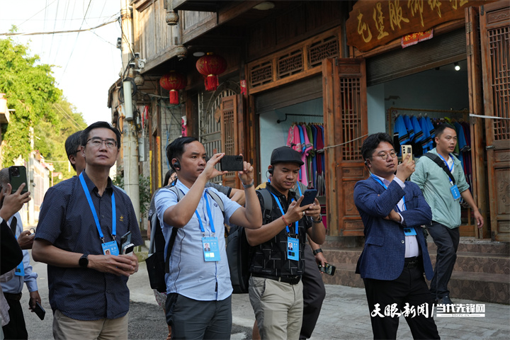 “來貴州吧!為你千千萬萬次!”外籍媒體人這樣推介貴州