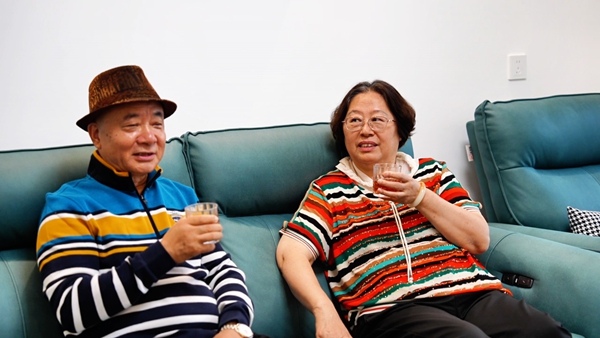 “我”在盤州避暑_fororder_江蘇來盤旅居者劉慈洪和其家人