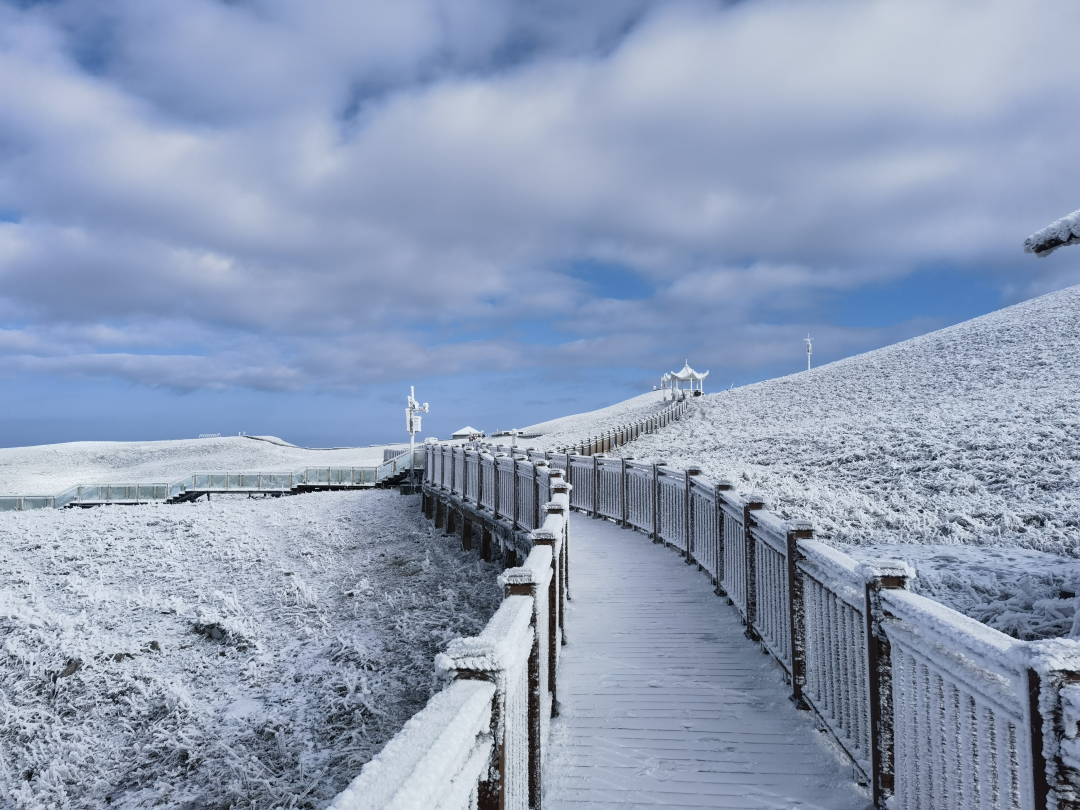 阿西裏西韭菜坪雪景如畫