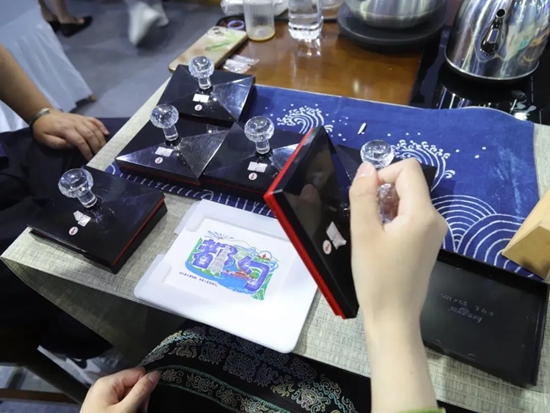 貴州都勻特色“潮品”燃動深圳文博會_fororder_640 (2)