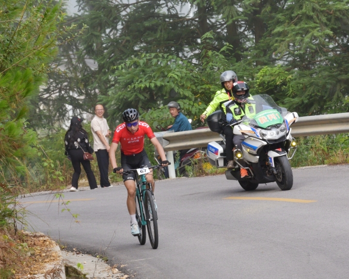 2025貴州環雷公山自行車賽開賽