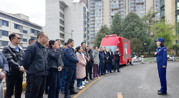 貴陽市白雲區消防救援局召開高層建築火災現場警示會_fororder_1_副本
