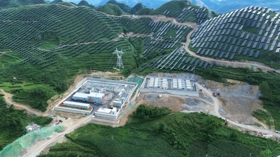 2小時儲滿10萬度電 貴州六盤水市首個“超級充電寶”風光無限_fororder_640 (1)