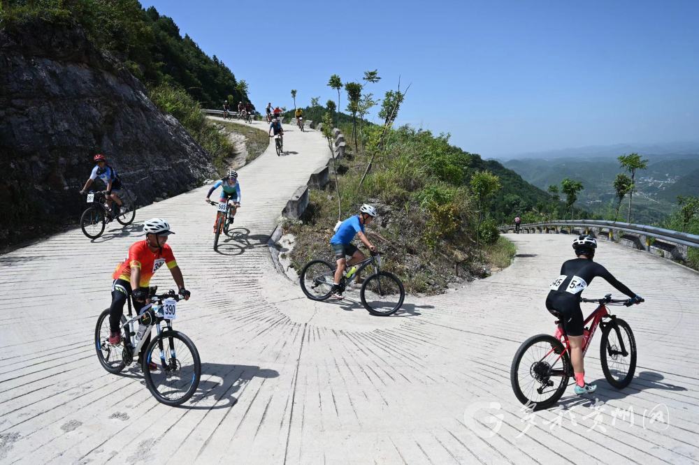 第五屆貴州·麻江苗嶺36道拐KOM爬坡王挑戰賽開賽