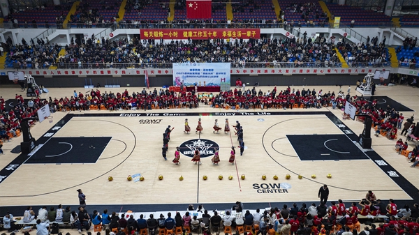 2025貴州“村BA”黔南賽區總決賽精彩紛呈_fororder_比賽現場（張良靜  攝） (1).JPG