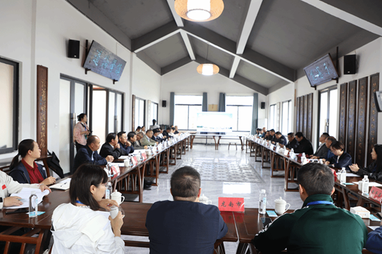 黔贛桂陽明文化轉化運用暨文旅體融合發展座談會在修文縣舉行_fororder_842f792e57574a6abda10b6c941076a0_s