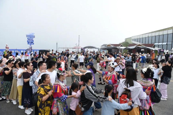 涼都避暑遊釋放新活力 貴州六盤水梅花山雲端盛宴引燃清涼經濟_fororder_圖片1