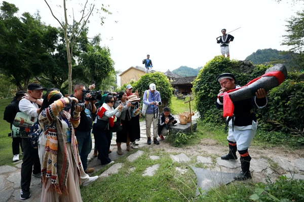 粵貴花開在黔南 | 2025年&ldquo;粵港澳大灣區媒體黔南行&rdquo;主題採訪活動圓滿落幕_fororder_6