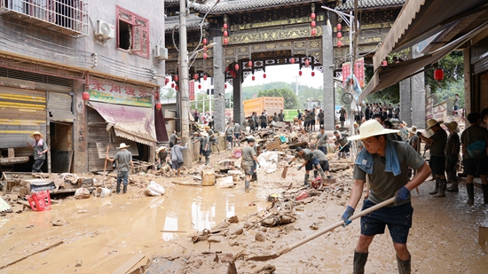 鎮榕同心 共克時艱 鎮遠救援隊助力榕江災後重建_fororder_DSC09961.JPG