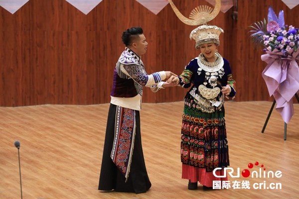 律動鄉情——馬關輝創作歌曲彙報暨獨唱音樂會在貴陽舉行 律動鄉情——馬關輝創作歌曲彙報暨獨唱音樂會在貴陽舉行_fororder_圖片4