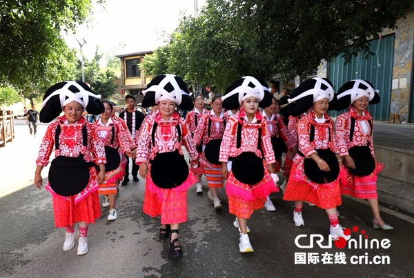 全國夏季“村晚”示範點展示活動在貴州六枝舉行_fororder_圖片2