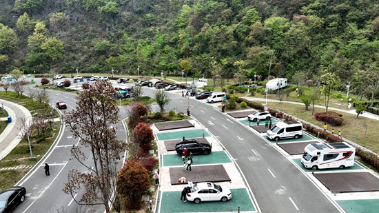 清明假期 貴州平塘特大橋引客共“橋”春色_fororder_房車營地