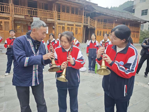 貴州鎮遠尚寨:古韻潤童心 實踐築擔當 嗩吶聲裏探非遺 貴州鎮遠尚寨:古韻潤童心 實踐築擔當 嗩吶聲裏探非遺_fororder_圖片9