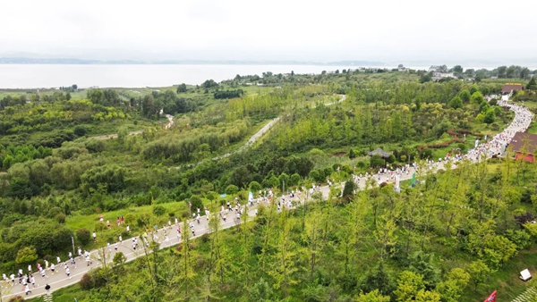 2025威寧半程馬拉松鳴槍 萬名跑者暢跑草海之濱_fororder_5