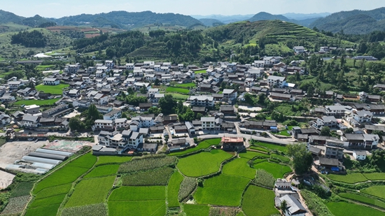 貴州丹寨：人居環境煥新顏 鄉村振興譜新篇_fororder_興仁鎮擺泥村 潘蝶攝