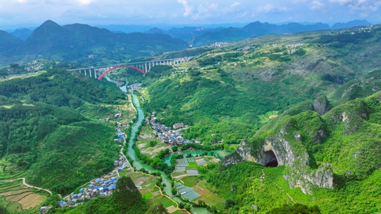 貴州羅甸推出七大村系列主題活動 邀遊客共赴一場鄉村“奇遇記”_fororder_羅甸縣大小井風景名勝區 張良靜 攝 (5)_副本