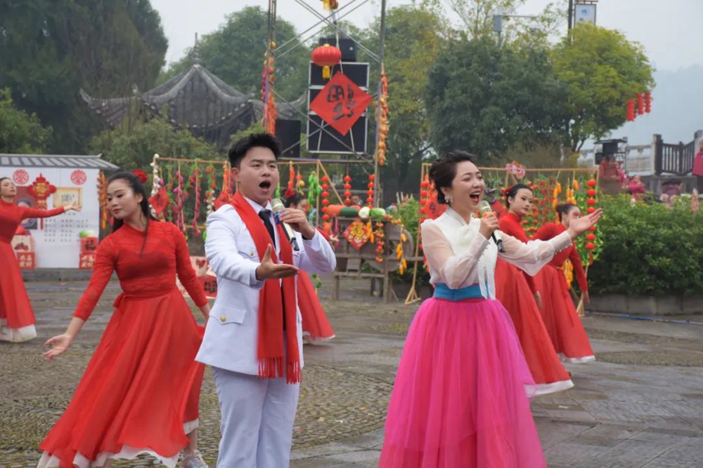 “一封家書”點熱貴州天柱“村”晚  侗族文化綻放新春光彩