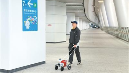 智慧導盲犬亮相深圳