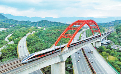 自主研發高速動車組列車又添新成員