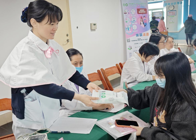 北海市人民醫院開展“三八”國際婦女節聯合義診活動_fororder_1