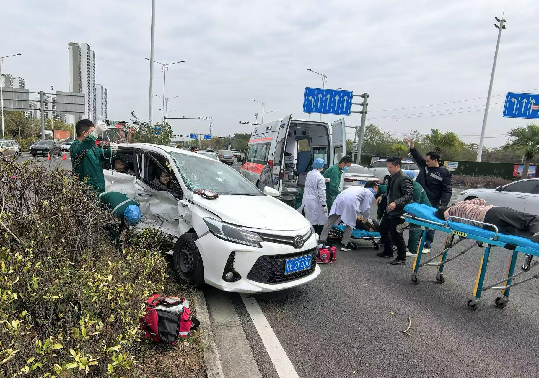 路上偶遇交通事故 北海市人民醫院護士長停車救援