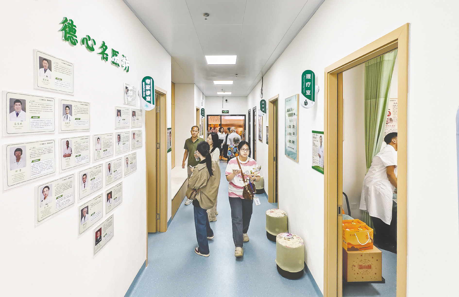 南寧市首家嵌入式社區綜合服務中心投入運營