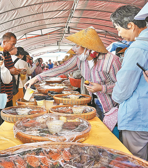 特色海味引客至 濱海旅遊熱潮涌