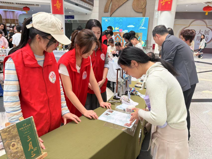 對山歌、拋繡球…… 廣西圖書館舉辦“三月三”系列活動_fororder_3月23日廣西圖書館舉辦“三月三”系列活動471