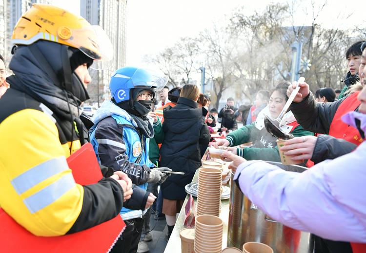 河北遷安：冬日臘八粥 暖“新”更暖“心”