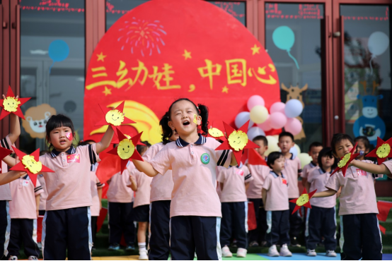 河北南皮：唱紅歌 繪長卷 “童”心共祝祖國好