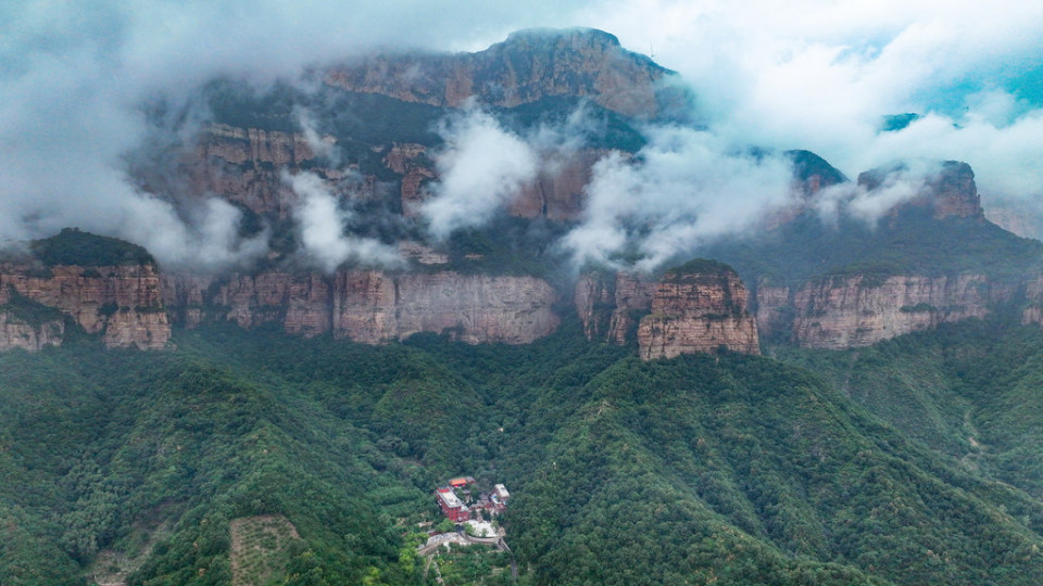 太行山把最濃烈的秋色留給了河北