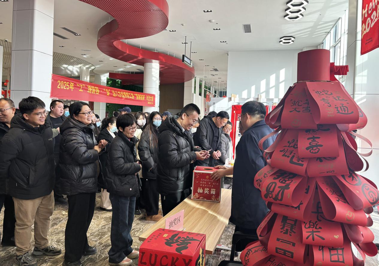河北高陽：百名職工趕“年貨大集” 樂享“高陽好禮”