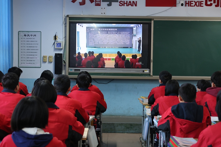 河北平泉：法治“開學第一課” 安全啟航新學期_fororder_image003