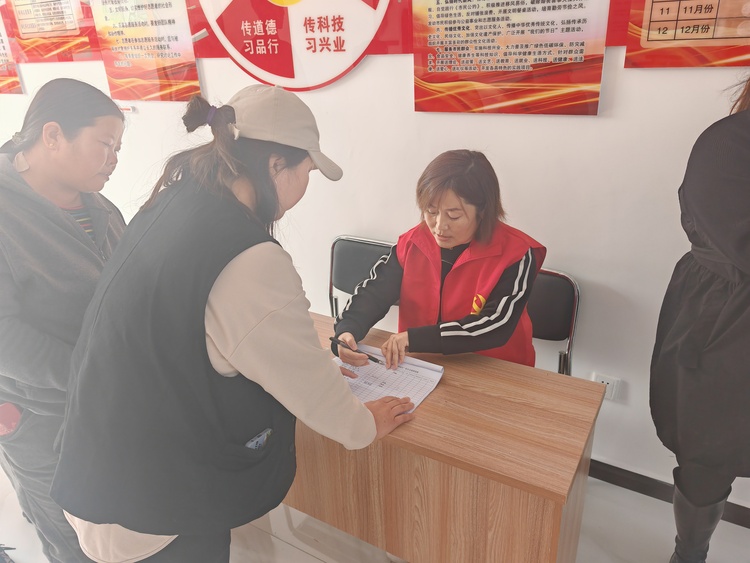 河北承德縣：“小積分”兌出“新風尚”——“崇德超市”正式開業