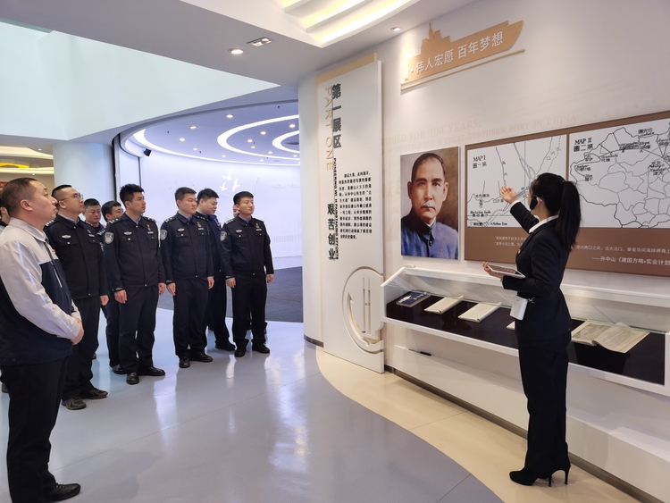 黨建聯建聚合力 紅色引擎啟新程——唐山邊檢站與唐山港礦石碼頭公司共繪發展同心圓_fororder_微信圖片_20250311161828