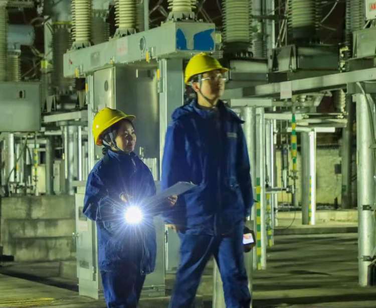 除夕保電“不停歇” 電力護航慶新春