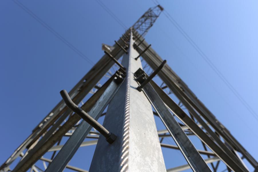 陜西渭南：加裝防墜軌道 築牢安全防線_fororder_image (1)