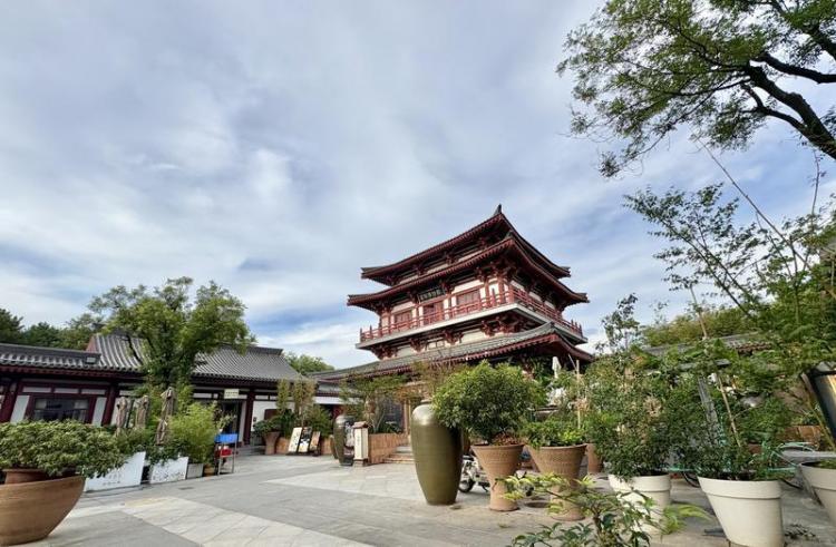 藍天白雲美景如畫