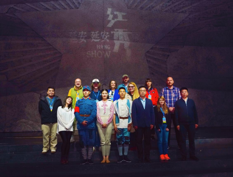 【外籍專家陜西行】十國外籍專家走進延安:觸摸紅色印記 解碼中國“延”色