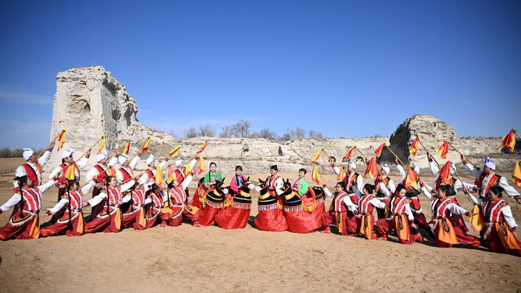 榆林靖邊統萬城春節活動精彩紛呈 各地遊客“博物館裏過大年”