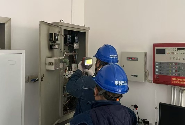 除夕保電“不停歇” 電力護航慶新春