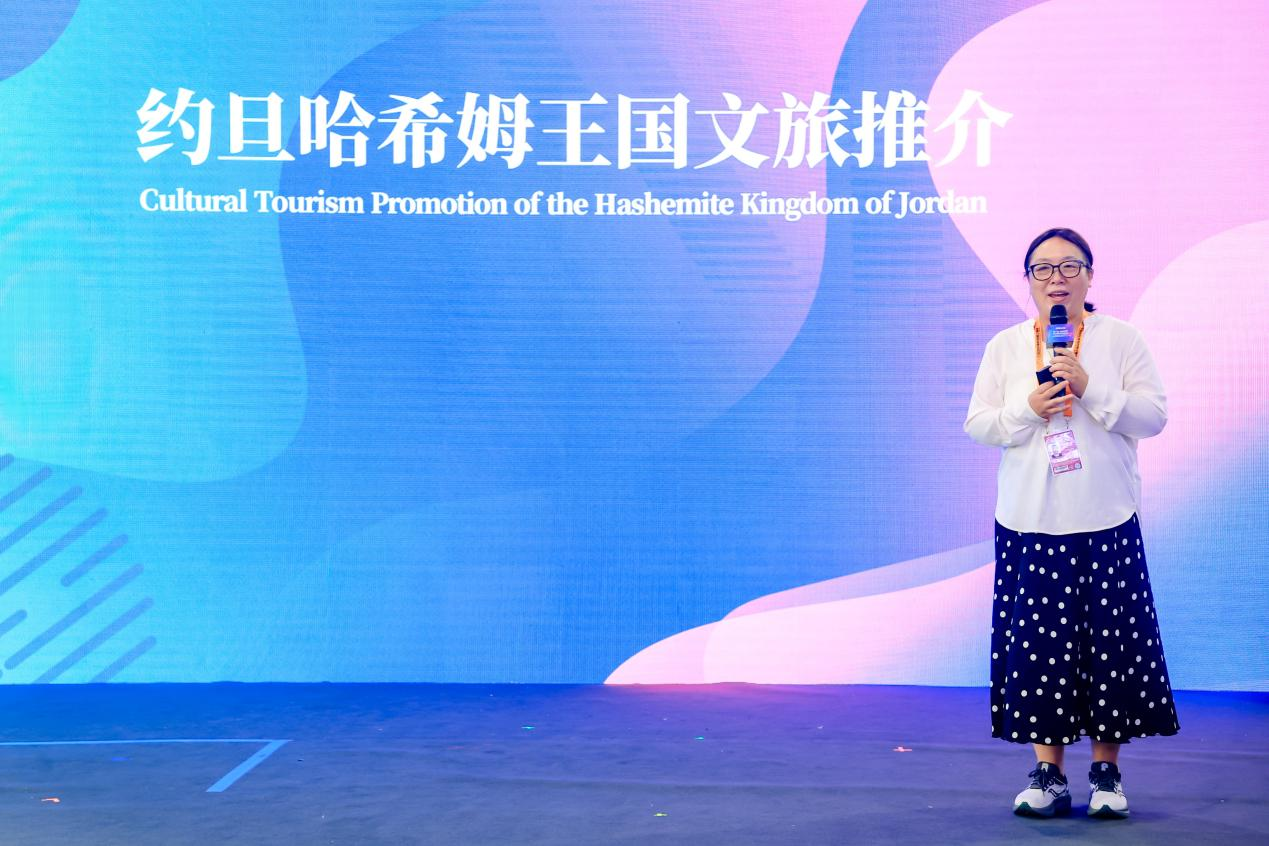 “炫彩世界”精彩延續：多國展位綻放多元風情 炫彩舞臺繪“美美與共”新畫卷_fororder_6