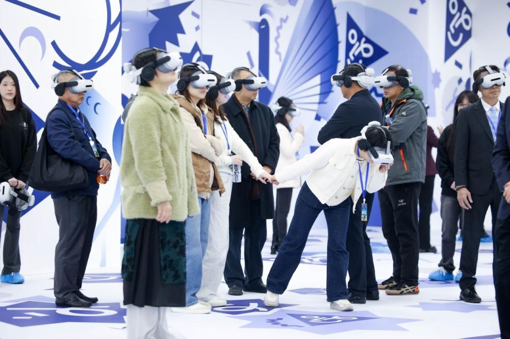 《敦煌：千色之域》——XR全景奇幻LBE體驗展在深圳美術館（新館）開幕